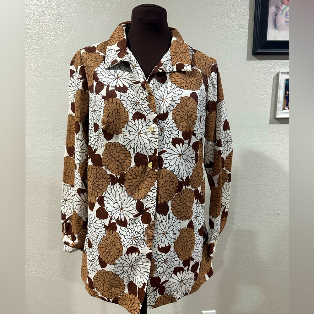 Vintage 1970s Brown and White Floral Button-Up Shirt S-M